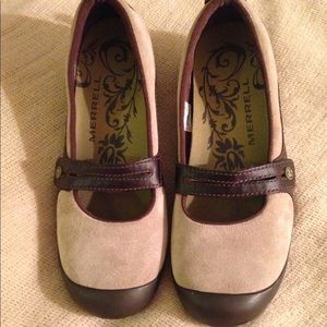 EUC Merrell Mary Janes Dark Taupe Size 8